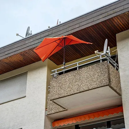 Talblick Mit Schwimmbad *