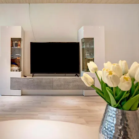 Talblick Mit Schwimmbad Apartment